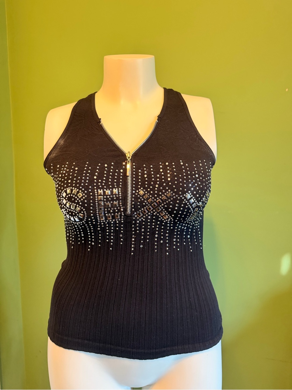 Sexy Black Sleeveless Zip-Front Studded Knit Top